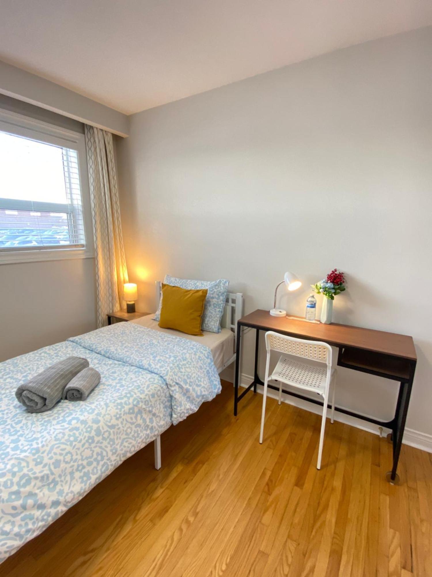 Sunny House - Main Floor, Free Parking, In Toronto Hotel Kültér fotó