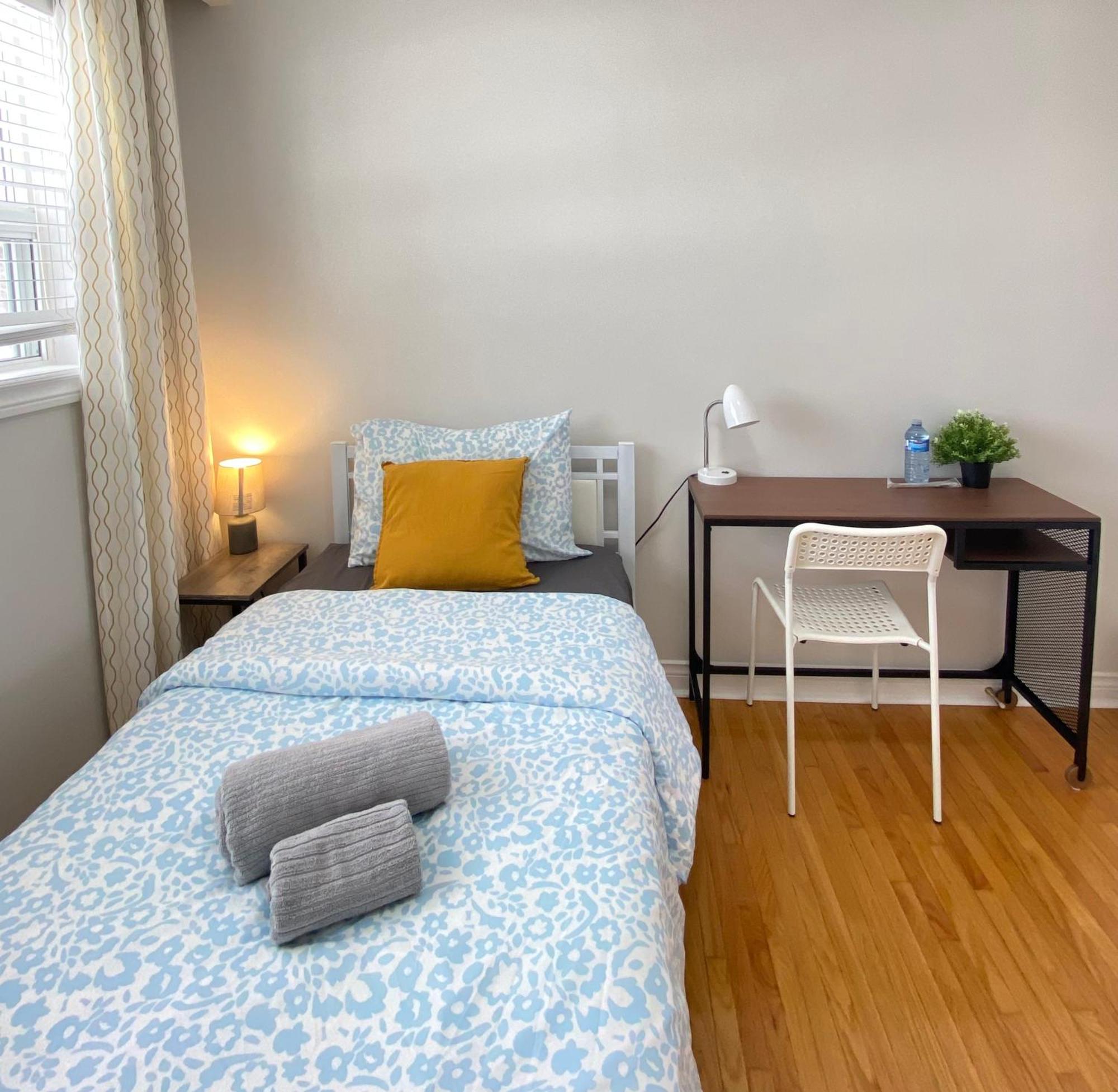 Sunny House - Main Floor, Free Parking, In Toronto Hotel Kültér fotó